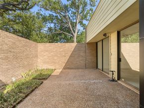 2823 Sackett Street, Houston TX 77098