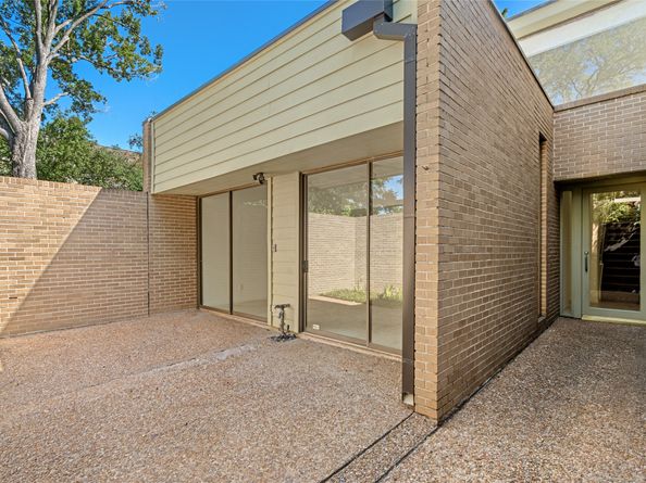 2823 Sackett Street, Houston TX 77098