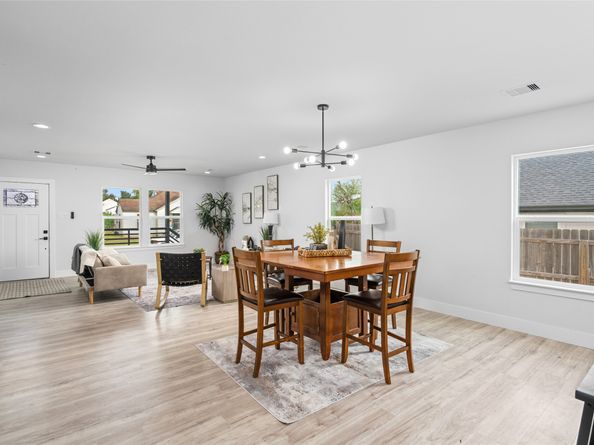 7422 Mckinney Street, Houston TX 77011