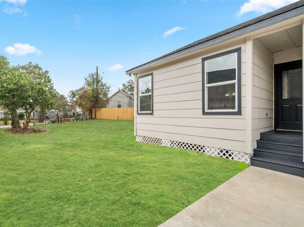 7422 Mckinney Street, Houston TX 77011