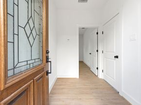 2125C Hoskins Drive, Houston TX 77080