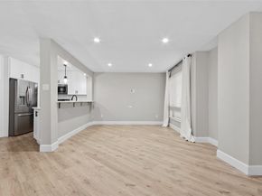 17202 Imperial Valley Drive 28, Houston TX 77060