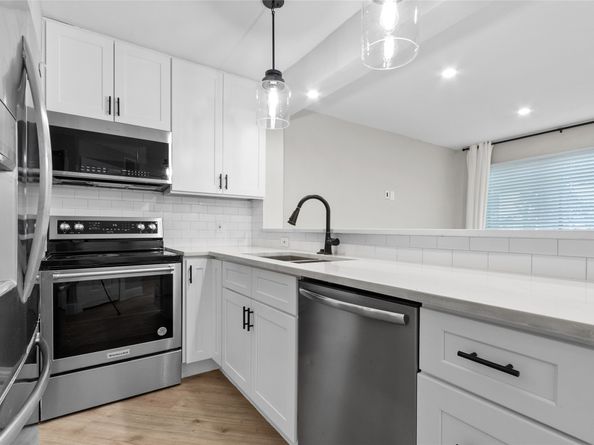 17202 Imperial Valley Drive 28, Houston TX 77060