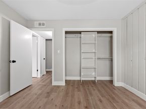 17202 Imperial Valley Drive 28, Houston TX 77060