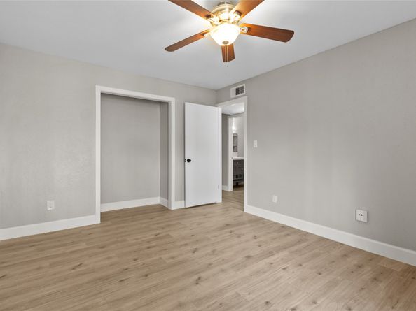 17202 Imperial Valley Drive 28, Houston TX 77060