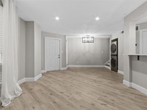 17202 Imperial Valley Drive 28, Houston TX 77060