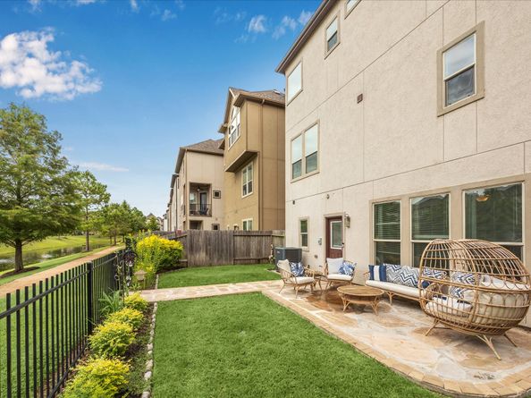 10822 Kyler Oaks Place Place, Houston TX 77043