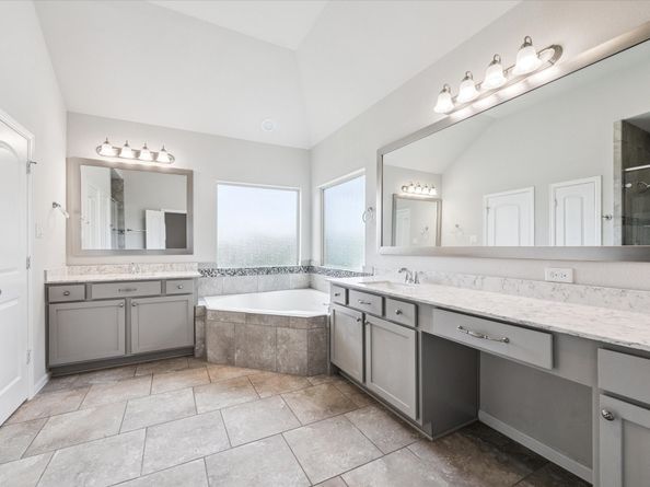 10822 Kyler Oaks Place Place, Houston TX 77043