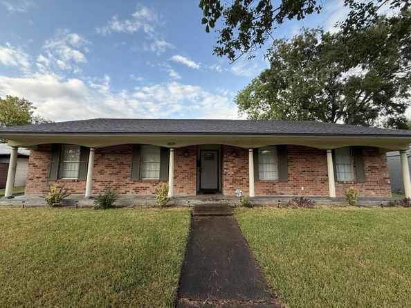 8826 Rowan Lane, Houston TX 77036