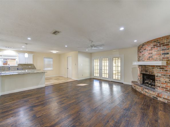 8826 Rowan Lane, Houston TX 77036