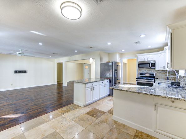 8826 Rowan Lane, Houston TX 77036