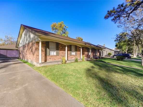 8826 Rowan Lane, Houston TX 77036