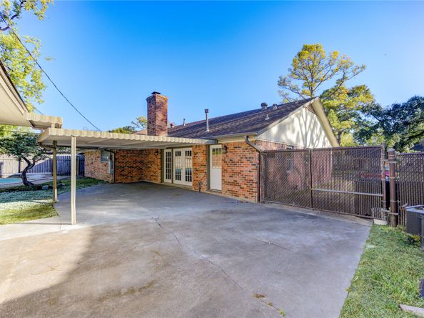 8826 Rowan Lane, Houston TX 77036