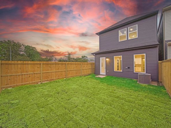 4527 Davenport Street, Houston TX 77051