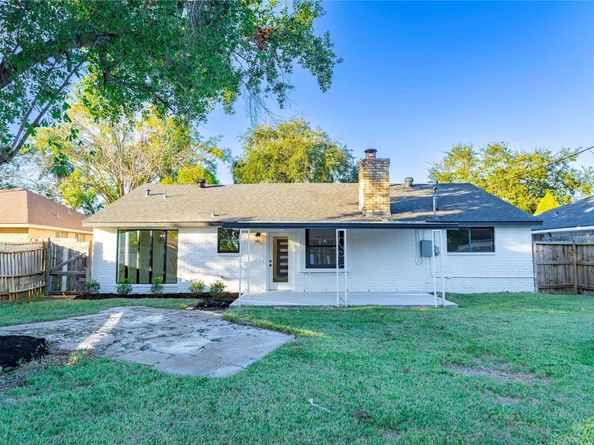 10907 Sharpview Drive, Houston TX 77072