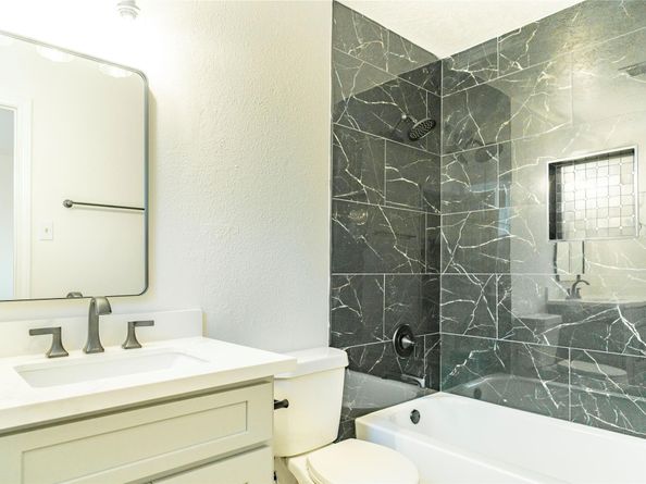 10907 Sharpview Drive, Houston TX 77072