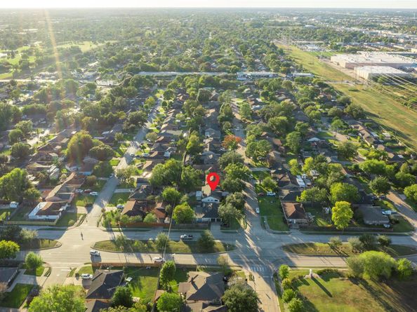 10907 Sharpview Drive, Houston TX 77072