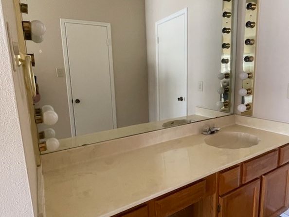 324 Wilcrest Drive 324, Houston TX 77042