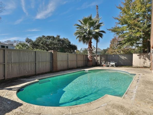 6000 Sugar Hill Drive 9, Houston TX 77057