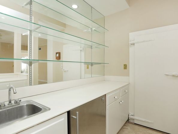 6000 Sugar Hill Drive 9, Houston TX 77057