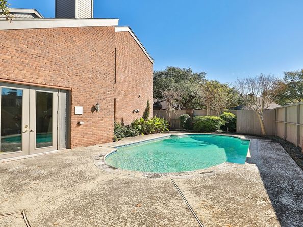 6000 Sugar Hill Drive 9, Houston TX 77057