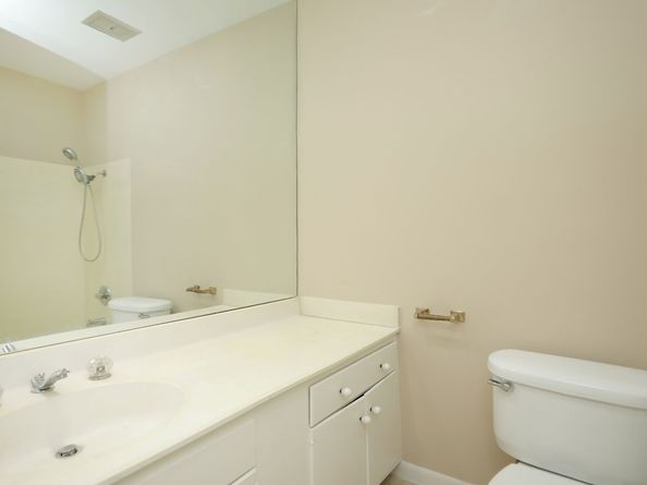 6000 Sugar Hill Drive 9, Houston TX 77057