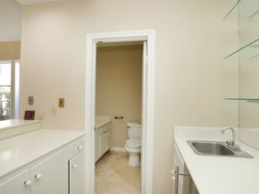 6000 Sugar Hill Drive 9, Houston TX 77057