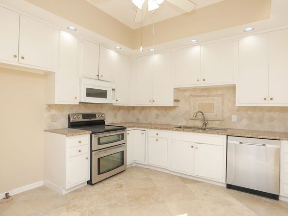 6000 Sugar Hill Drive 9, Houston TX 77057