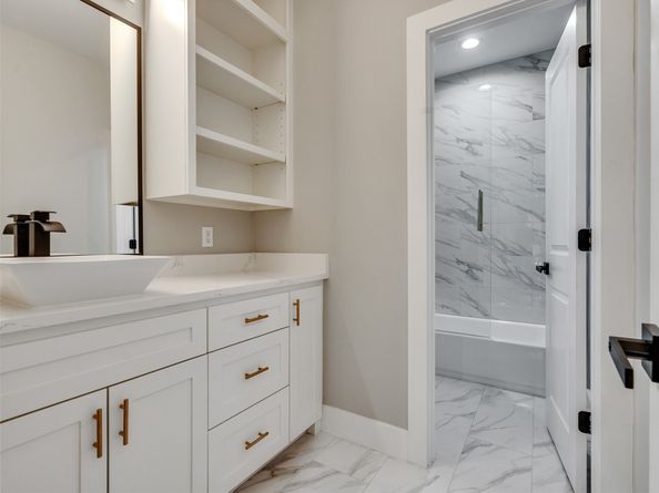 235 Hahlo Street, Houston TX 77020