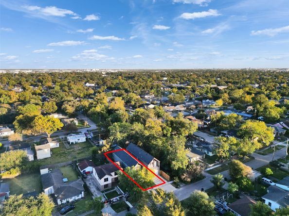 235 Hahlo Street, Houston TX 77020