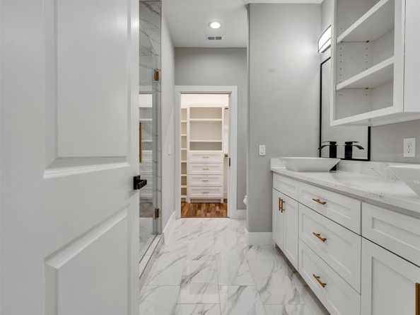 235 Hahlo Street, Houston TX 77020