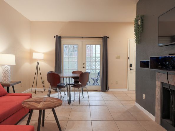 8055 Cambridge Street 15, Houston TX 77054