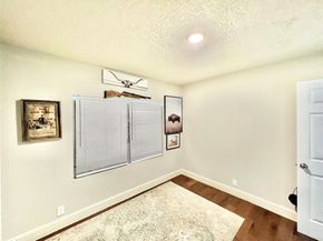 4913 W 43rd Street, Houston TX 77092