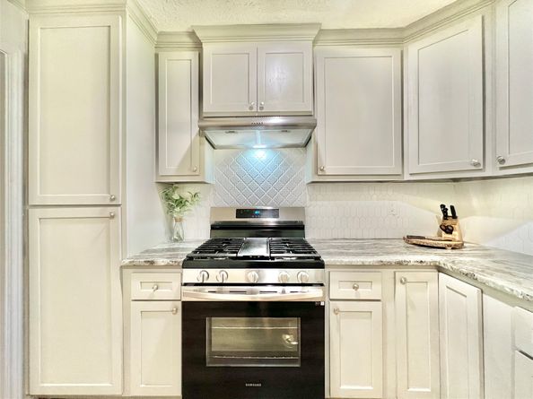 4913 W 43rd Street, Houston TX 77092