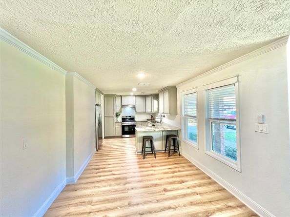 4913 W 43rd Street, Houston TX 77092