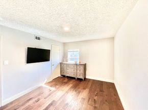 4913 W 43rd Street, Houston TX 77092