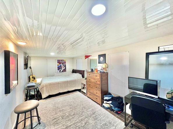 4913 W 43rd Street, Houston TX 77092