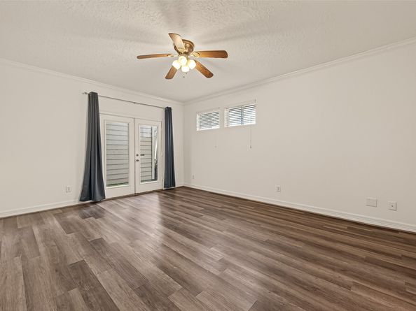 1002 W 22nd Street, Houston TX 77008