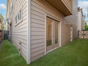 1002 W 22nd Street, Houston TX 77008