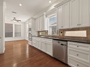 1002 W 22nd Street, Houston TX 77008