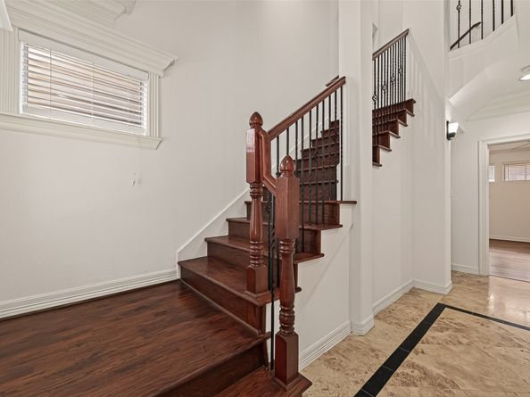 1002 W 22nd Street, Houston TX 77008