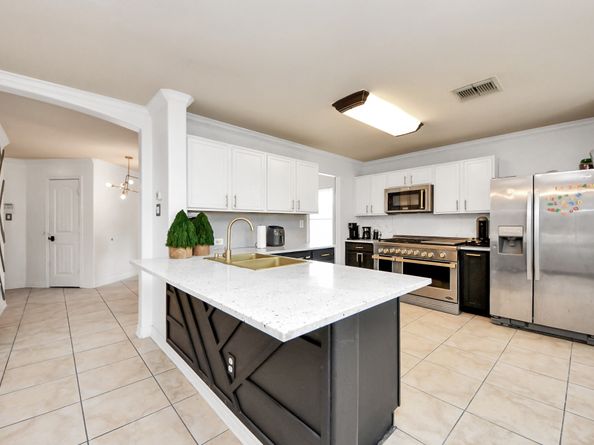 611 Remwick Drive, Houston TX 77073