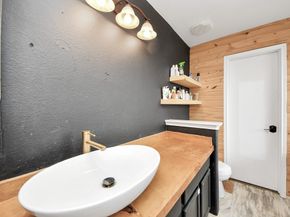 611 Remwick Drive, Houston TX 77073