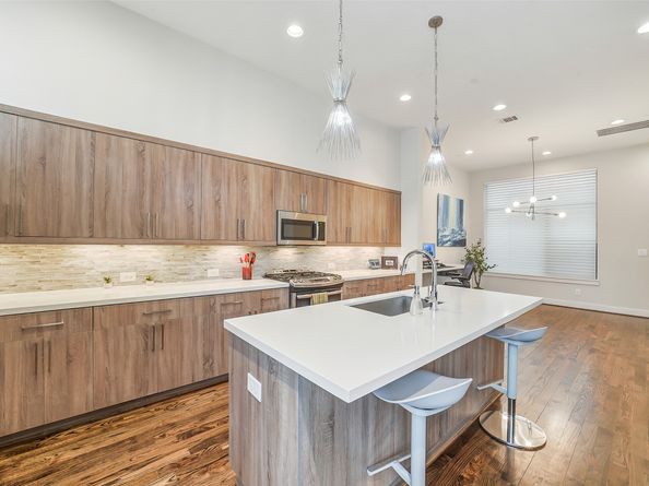 1004 California Street 203, Houston TX 77006