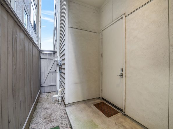 1004 California Street 203, Houston TX 77006