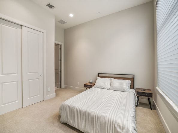 1004 California Street 203, Houston TX 77006