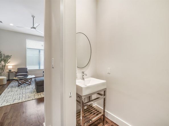 1004 California Street 203, Houston TX 77006