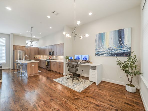 1004 California Street 203, Houston TX 77006