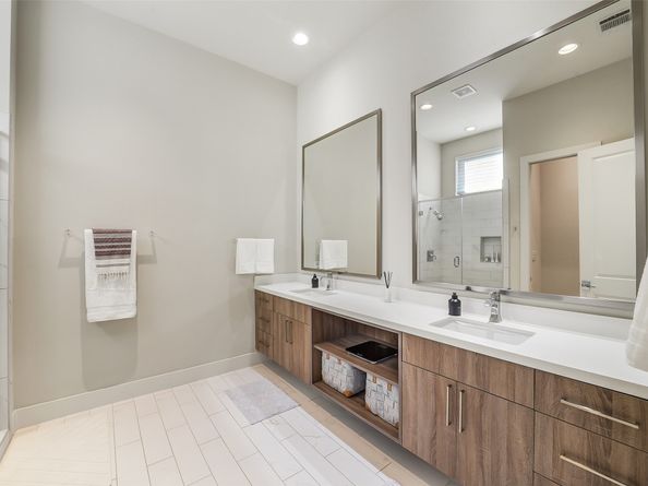 1004 California Street 203, Houston TX 77006