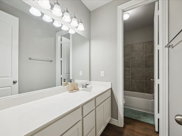 1502 Upland Glen Way, Houston TX 77043